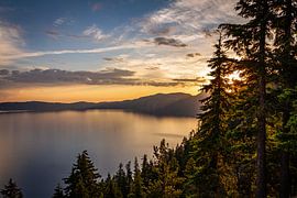 Sunset Crater Lake by Stefan Swiontek
