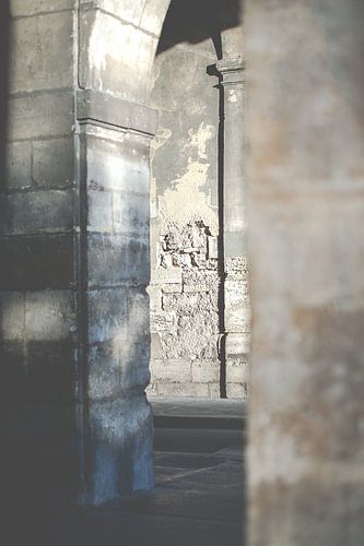 stone walls passage in Paris