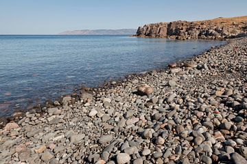 Pebble beach and sea at Mithymna, on Lesbos island by Frans Rombout