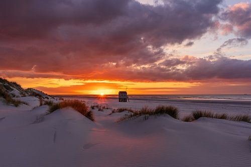 Drenkenlingenhuisje tijdens de zonsondergang