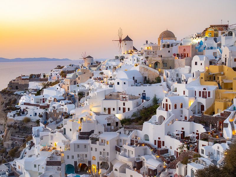 Santorin coucher de soleil maisons blanches