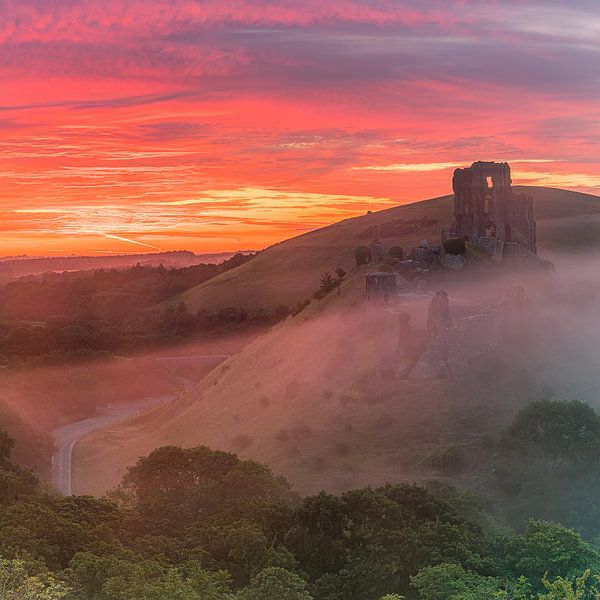 Sonnenaufgang Corfe Castle, Dorset von Henk Meijer Photography