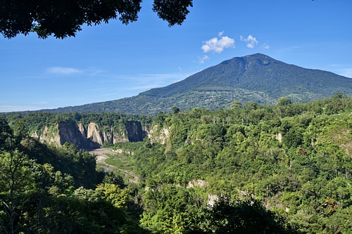Geologische Pracht von Bukittinggi auf Sumatra