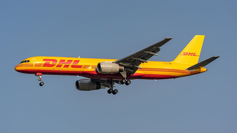Landung einer DHL Boeing 757-200(F) Frachtmaschine. von Jaap van den Berg