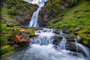 Rottenvikfossen in den Lyngenalpen, Norwegen