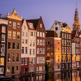 Amsterdam | Damrak, geveles en Oude Kerk van Mark Zoet
