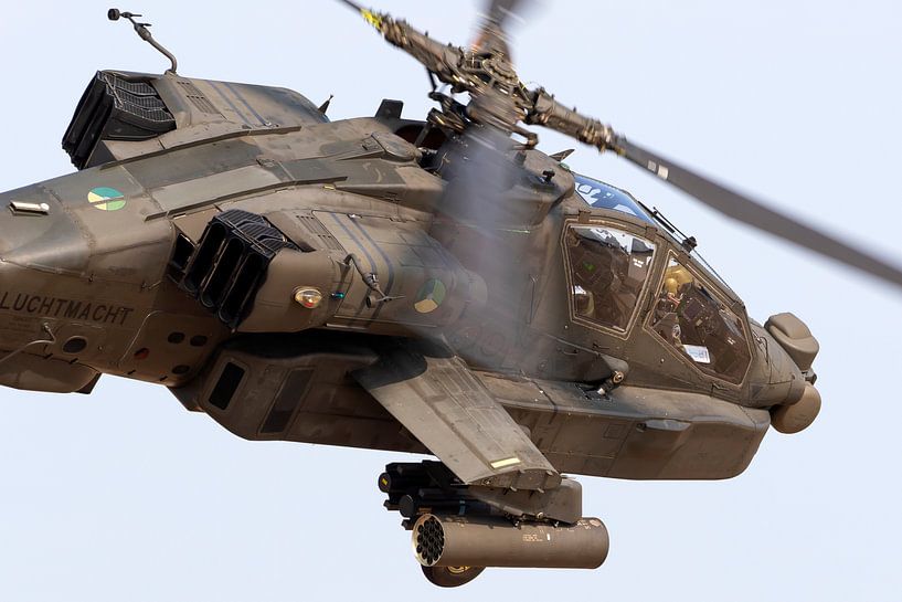 Apache helicopter by Jimmy van Drunen