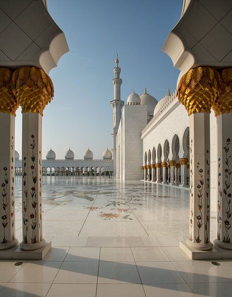 Sheikh Zayed grand mosque by Luc Buthker