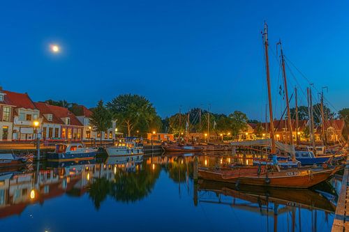 Elburg haven in de avond 2