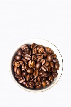 coffee beans in a coffee cup by SO fotografie