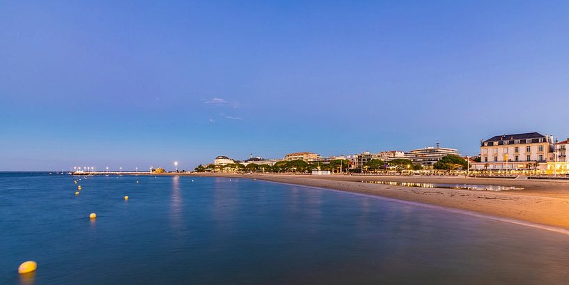 Blauw uur in Arcachon - Frankrijk van Werner Dieterich