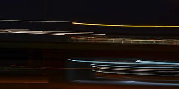 een trein op de maasbrug