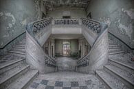 Orphan staircase van Hettie Planckaert thumbnail