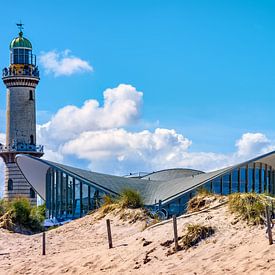 Alter Leuchtturm und Teepott in Rostock-Warnemünde von Ullrich Gnoth