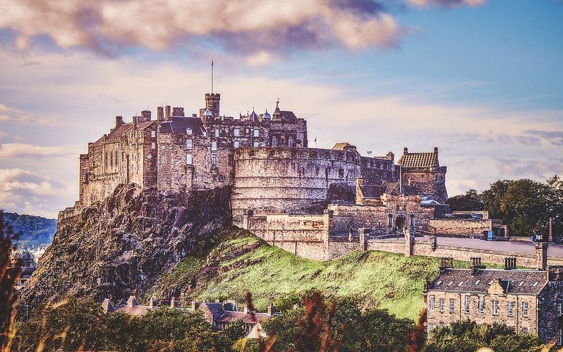 Edinburgh by Hello Pompoyo