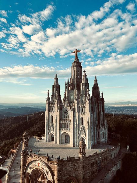 Barcelona by Hello Pompoyo