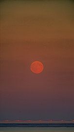 Maan boven Oosterschelde by Klaas Boonstra