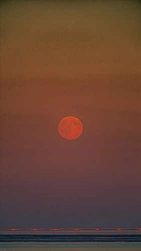 Maan boven Oosterschelde