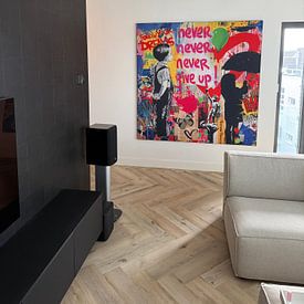 Klantfoto: Banksy Hommage - Geef nooit op - Volg je droom Ultra HD van Team W 32 Gallery, als ArtFrame