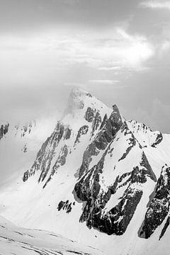 Besneeuwde bergen in het Knuttental, Rein in Taufers, Zuid-Tirol van Christian Müringer