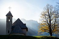 Niedliche kleine Kirche in den Bergen von Ellis Peeters Miniaturansicht