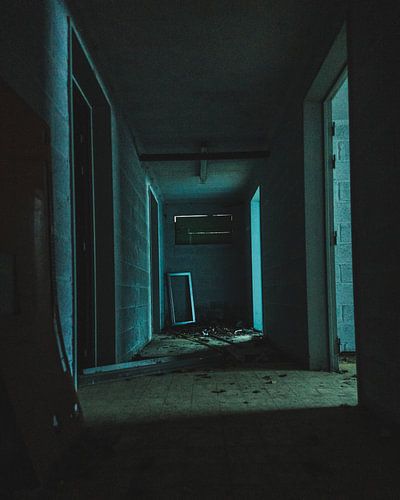 Urban Exploration in an abandoned house