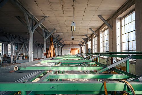 The Silent Assembly Line – Abandoned Factory in Stillness
