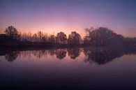 Kleurrijke zonsopkomst aan het kanaal van mavafotografie thumbnail