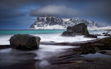 Uttakleiv rocky coast by Wojciech Kruczynski