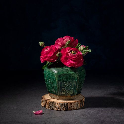 Stilleben, Sweet Petit Anemonen im antiken Ingwer-Glas