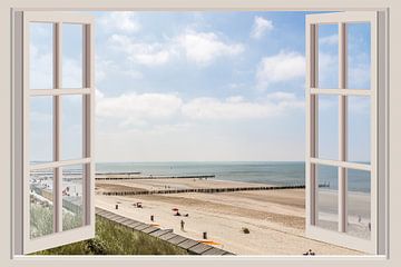 Uitzicht vanuit het raam op het strand van Westkapelle (Zeeland)