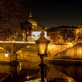View over a bridge to St. Peter's Basilica in Rome by Lizanne van Spanje