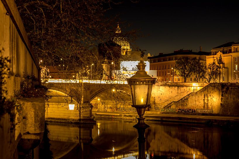 View over a bridge to St. Peter's Basilica in Rome by Lizanne van Spanje