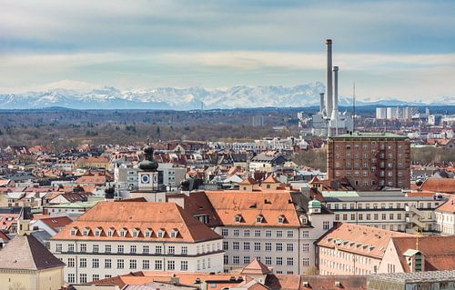 Uitzicht over München en de Alpen