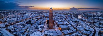 Zwolle Peperbus tijdens een koude winter zonsopgang