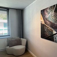 Klantfoto: Trap in Verlaten Boerderij. van Roman Robroek - Foto's van Verlaten Gebouwen, als ArtFrame