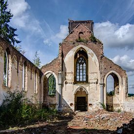 Eglise sans toit van Patrick De Boeck