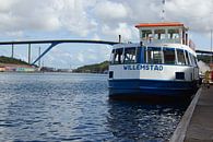 Willemstad, Curacao - schip voor Julianabrug van Discover Dutch Nature thumbnail