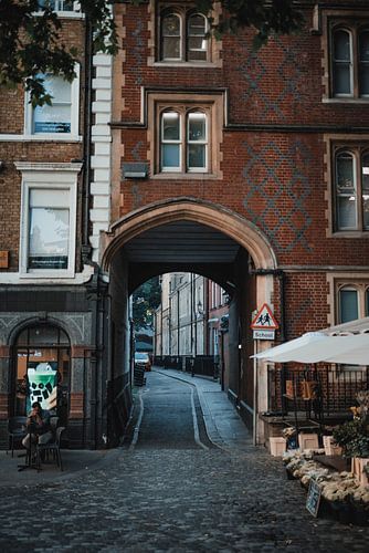 Rue avec étalage de fleurs à Londres