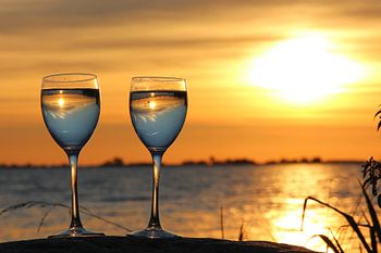 Zonsondergang  in het glas. De Fluessen Elahuizen.