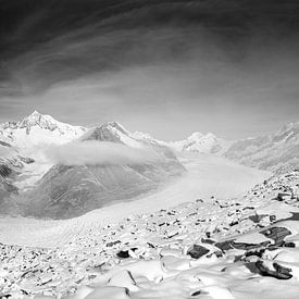 Mountain landscape in autumn by Ko Hoogesteger