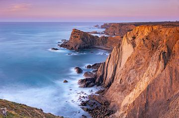 Praia de Arrifana, Algarve, Portugal van Adelheid Smitt