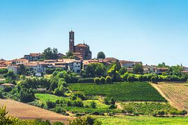 Le village perché de Grana Monferrato, dans le Piémont sur Stefano Orazzini