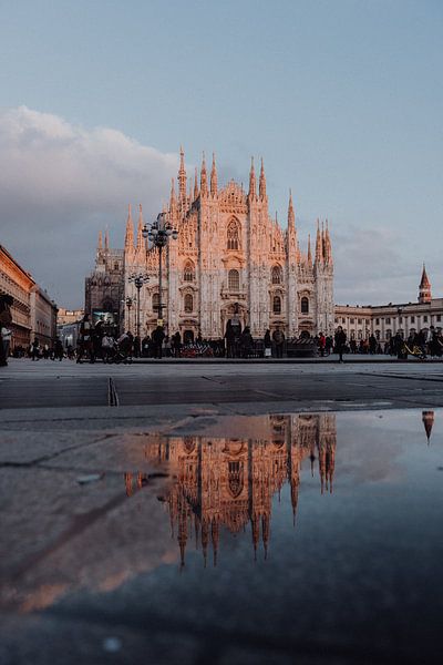 Milan by Hello Pompoyo