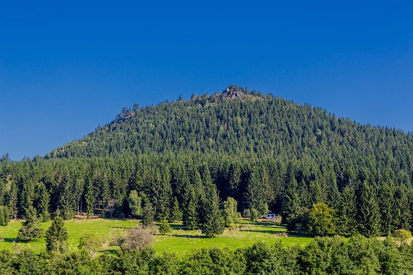 Prachtig landschap bij het Knüllfeld/Thüringer Woud van Oliver Hlavaty