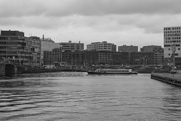 Le pont entre deux mondes : du nouveau vers l'ancien