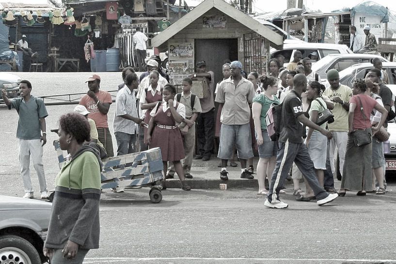 Bushalte ergens tussen Kingston en May Pen van t.ART