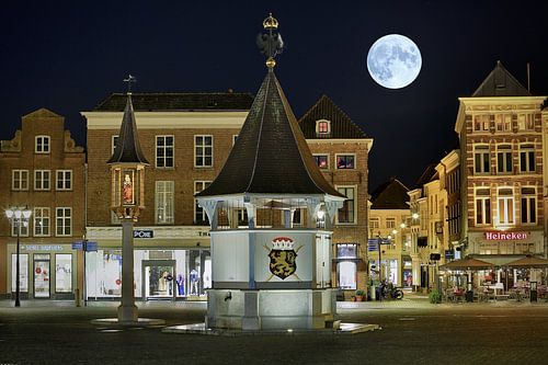Den Bosch with a full moon