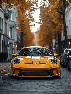 Porsche 911 orange en ville
