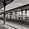 Célèbre station de chemin de fer de style Art nouveau à Giardini-Naxos - monochrome sur Silva Wischeropp